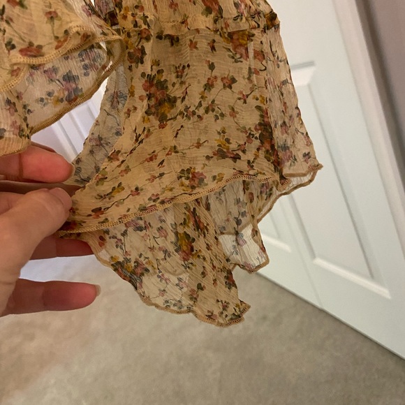 EUC Guess 100% silk vintage floral blouse - Picture 5 of 10